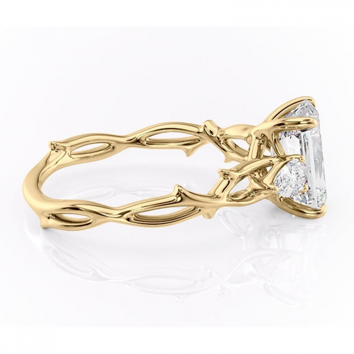 Inel de logodnă Elira din aur Galben 18kt cu moissanite tăietură smarald – Montură cu trei pietre rafinată pentru profil mediu | Personalizează și configurează gratuit online [2]