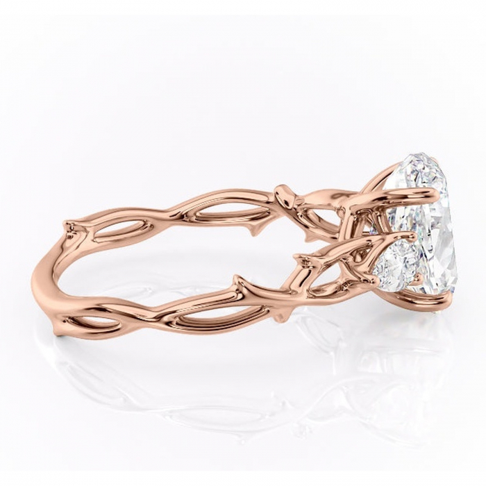 Inel de logodnă Elira din aur Rose 14kt cu moissanite tăietură ovală – Montură cu trei pietre rafinată pentru profil mediu | Personalizează și configurează gratuit online [2]