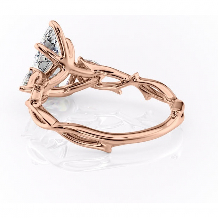 Inel de logodnă Elira din aur Rose 14kt cu moissanite tăietură pară – Montură cu trei pietre rafinată pentru profil mediu | Personalizează și configurează gratuit online [4]