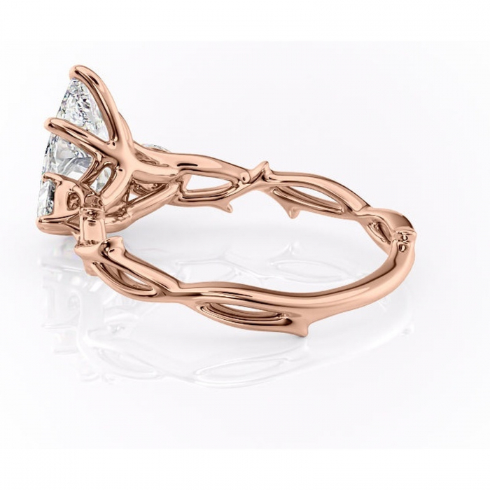Inel de logodnă Elira din aur Rose 14kt cu moissanite tăietură pară – Montură cu trei pietre rafinată pentru profil mediu | Personalizează și configurează gratuit online [5]