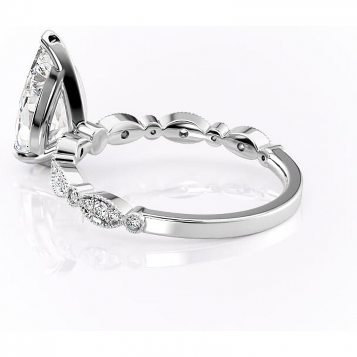 Inel de logodnă Elowen din aur Alb 14kt cu moissanite tăietură pară – Pietre laterale rafinată pentru profil înalt | Personalizează și configurează gratuit online [5]