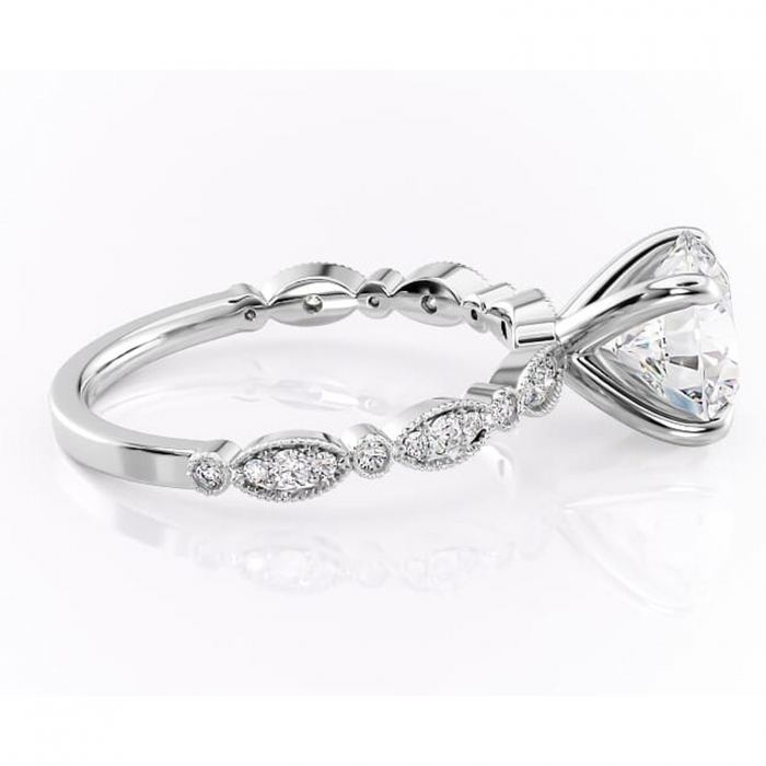 Inel de logodnă Elowen din aur Alb 14kt cu moissanite tăietură rotundă – Pietre laterale rafinată pentru profil înalt | Personalizează și configurează gratuit online [2]