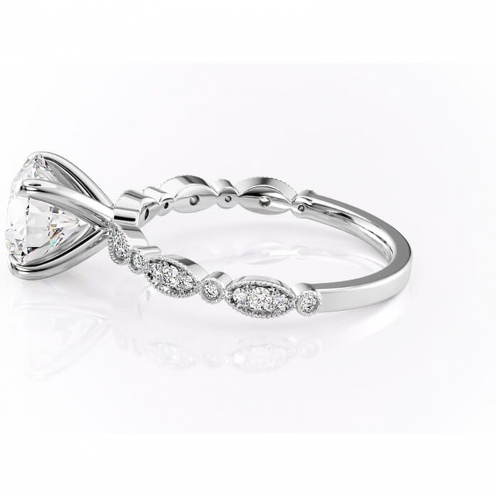 Inel de logodnă Elowen din aur Alb 14kt cu moissanite tăietură rotundă – Pietre laterale rafinată pentru profil înalt | Personalizează și configurează gratuit online [6]