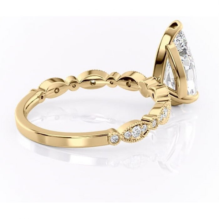 Inel de logodnă Elowen din aur Galben 18kt cu moissanite tăietură pară – Pietre laterale rafinată pentru profil înalt | Personalizează și configurează gratuit online [3]
