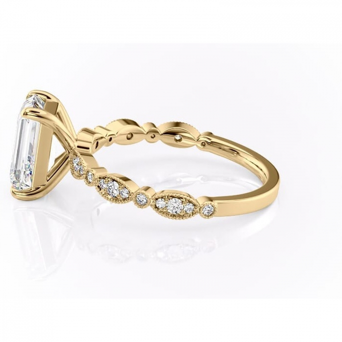 Inel de logodnă Elowen din aur Galben 14kt cu moissanite tăietură smarald – Pietre laterale rafinată pentru profil înalt | Personalizează și configurează gratuit online [6]