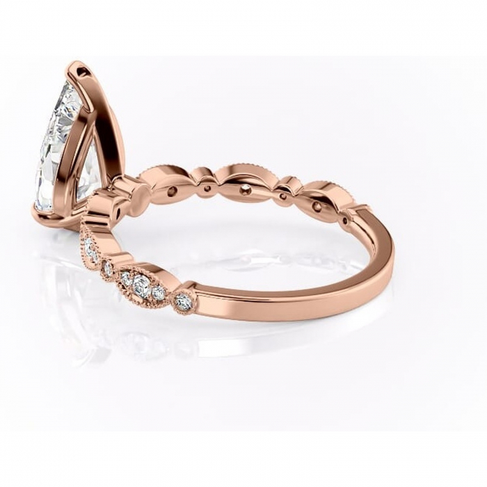 Inel de logodnă Elowen din aur Rose 18kt cu moissanite tăietură pară – Pietre laterale rafinată pentru profil înalt | Personalizează și configurează gratuit online [5]