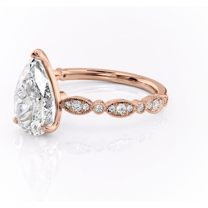 Inel de logodnă Elowen din aur Rose 18kt cu moissanite tăietură pară – Pietre laterale rafinată pentru profil înalt | Personalizează și configurează gratuit online [7]