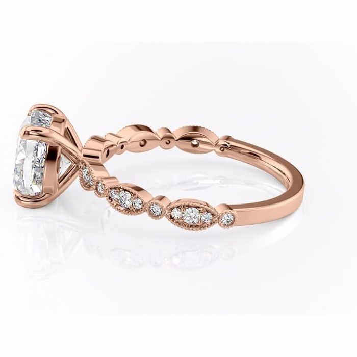 Inel de logodnă Elowen din aur Rose 14kt cu moissanite tăietură pernă – Pietre laterale rafinată pentru profil înalt | Personalizează și configurează gratuit online [6]