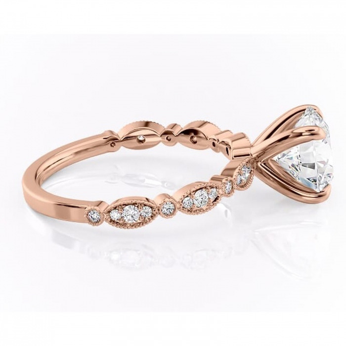 Inel de logodnă Elowen din aur Rose 14kt cu moissanite tăietură rotundă – Pietre laterale rafinată pentru profil înalt | Personalizează și configurează gratuit online [2]