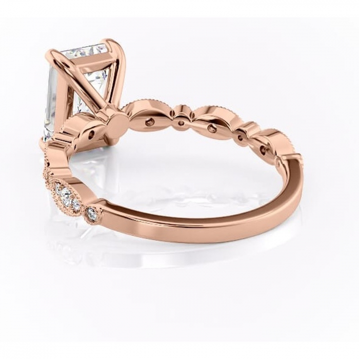 Inel de logodnă Elowen din aur Rose 14kt cu moissanite tăietură smarald – Pietre laterale rafinată pentru profil înalt | Personalizează și configurează gratuit online [4]