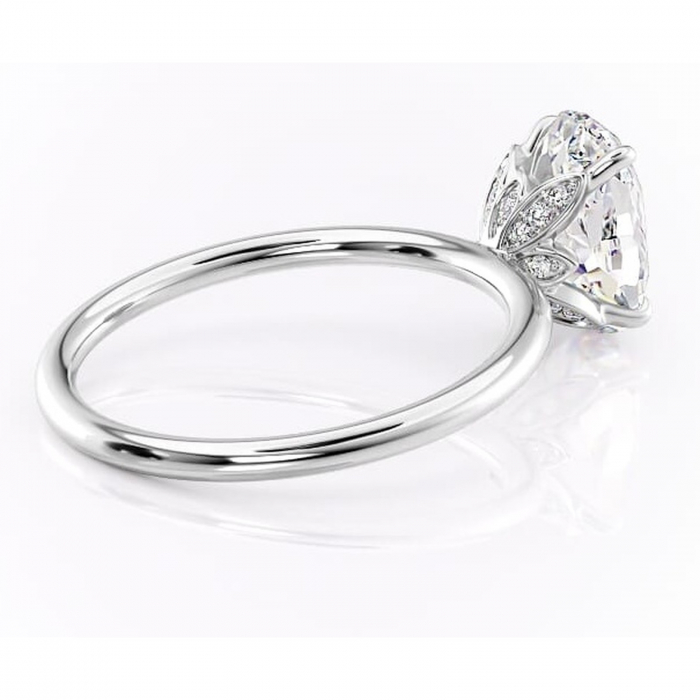 Inel de logodnă Emerald din aur Alb 14kt cu moissanite tăietură ovală – Solitar rafinată pentru profil înalt | Personalizează și configurează gratuit online [3]