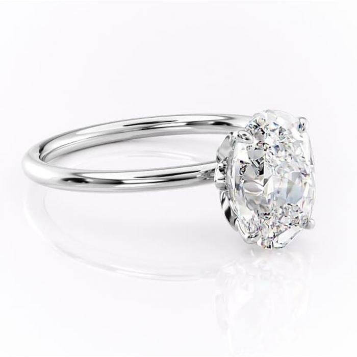 Inel de logodnă Emerald din aur Alb 14kt cu moissanite tăietură ovală – Solitar rafinată pentru profil înalt | Personalizează și configurează gratuit online [1]