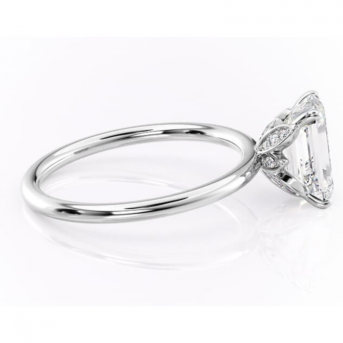 Inel de logodnă Emerald din aur Alb 14kt cu moissanite tăietură smarald – Solitar rafinată pentru profil înalt | Personalizează și configurează gratuit online [2]