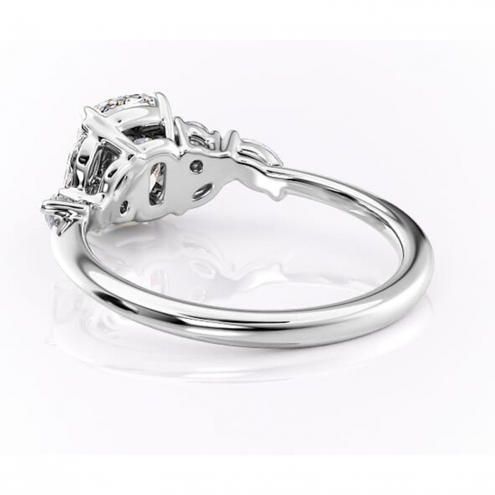 Inel de logodnă Emmeline din aur Alb 14kt cu moissanite tăietură asscher – Pietre laterale rafinată pentru profil mediu | Personalizează și configurează gratuit online [4]