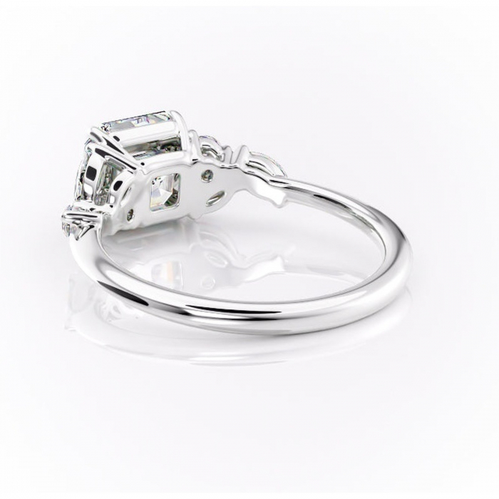 Inel de logodnă Emmeline din aur Alb 14kt cu moissanite tăietură asscher – Pietre laterale rafinată pentru profil mediu | Personalizează și configurează gratuit online [4]