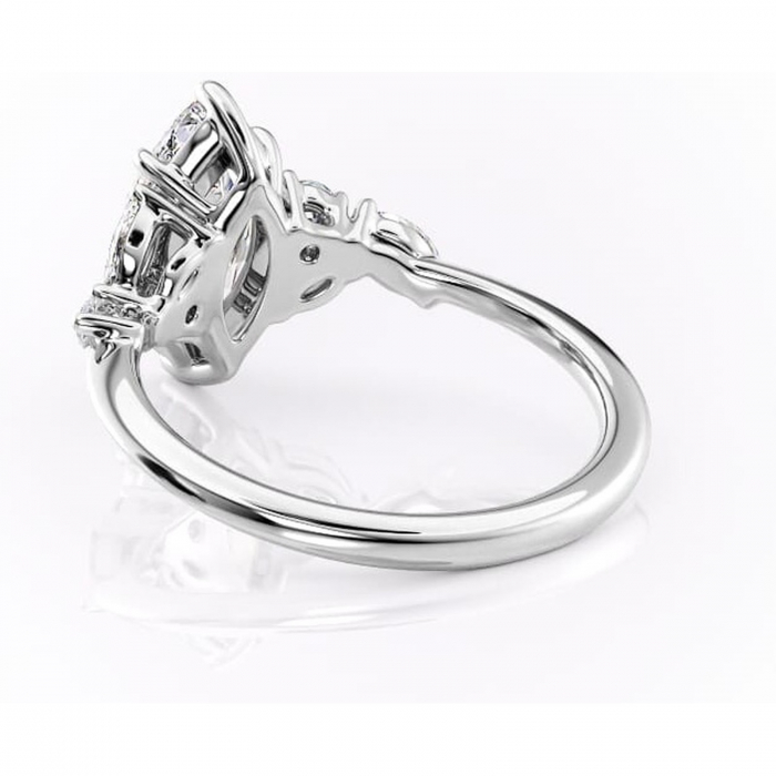 Inel de logodnă Emmeline din aur Alb 14kt cu moissanite tăietură marquise – Pietre laterale rafinată pentru profil mediu | Personalizează și configurează gratuit online [4]