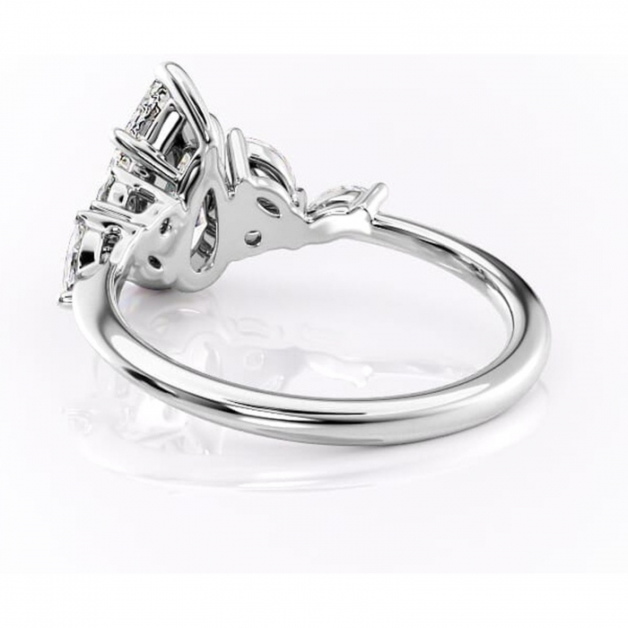 Inel de logodnă Emmeline din aur Alb 14kt cu moissanite tăietură pară – Pietre laterale rafinată pentru profil mediu | Personalizează și configurează gratuit online [4]