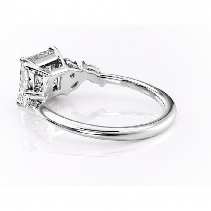 Inel de logodnă Emmeline din aur Alb 14kt cu moissanite tăietură princess – Pietre laterale rafinată pentru profil mediu | Personalizează și configurează gratuit online [5]