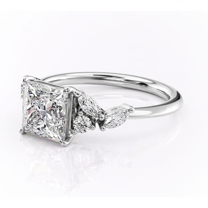 Inel de logodnă Emmeline din aur Alb 14kt cu moissanite tăietură princess – Pietre laterale rafinată pentru profil mediu | Personalizează și configurează gratuit online [7]