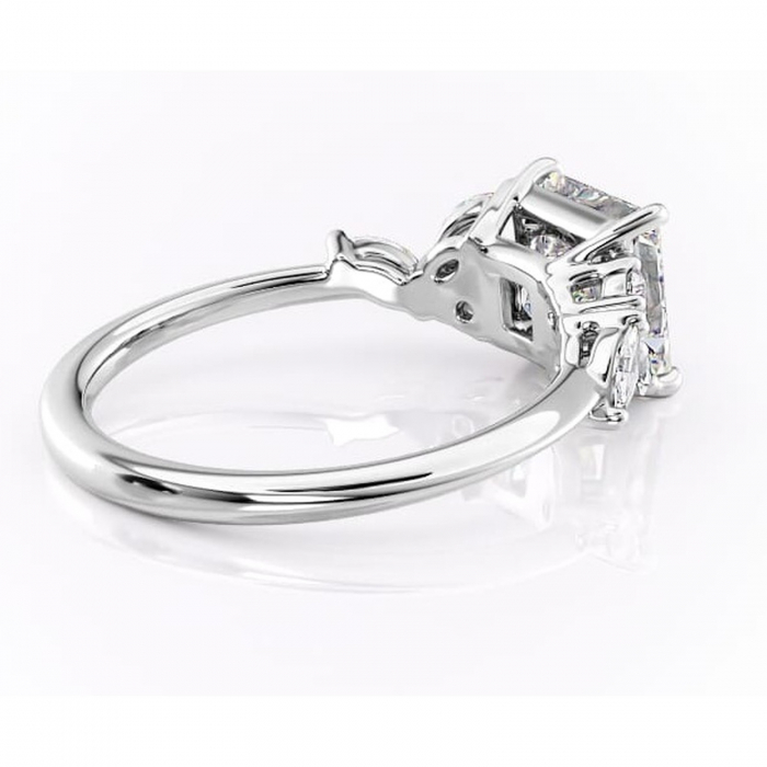 Inel de logodnă Emmeline din aur Alb 14kt cu moissanite tăietură princess – Pietre laterale rafinată pentru profil mediu | Personalizează și configurează gratuit online [3]