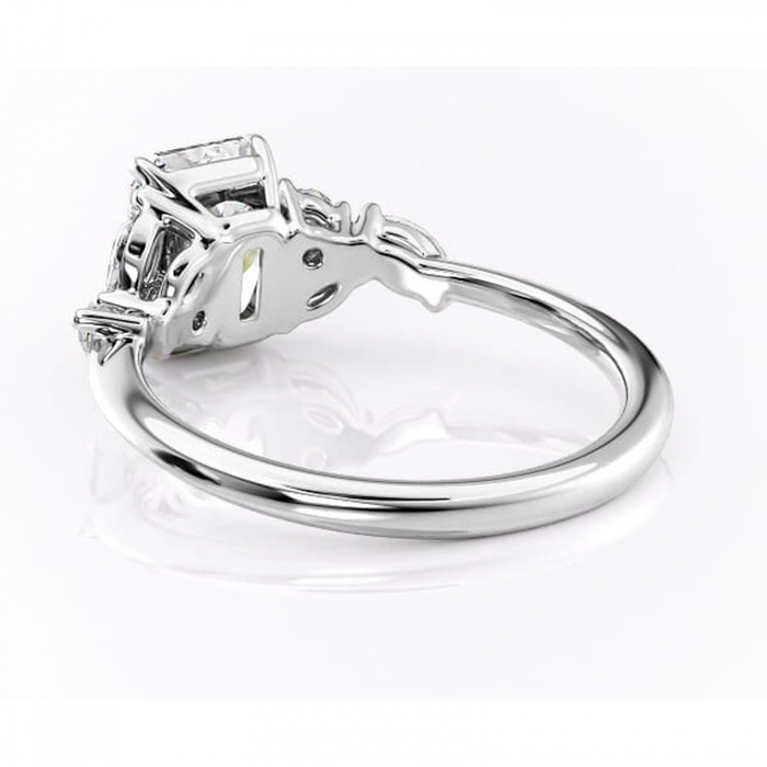 Inel de logodnă Emmeline din aur Alb 14kt cu moissanite tăietură radiantă – Pietre laterale rafinată pentru profil mediu | Personalizează și configurează gratuit online [4]