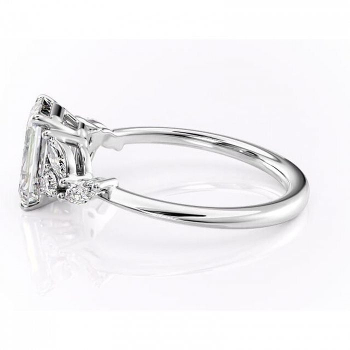 Inel de logodnă Emmeline din aur Alb 14kt cu moissanite tăietură smarald – Pietre laterale rafinată pentru profil mediu | Personalizează și configurează gratuit online [6]