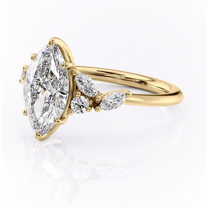 Inel de logodnă Emmeline din aur Galben 14kt cu moissanite tăietură marquise – Pietre laterale rafinată pentru profil mediu | Personalizează și configurează gratuit online [7]