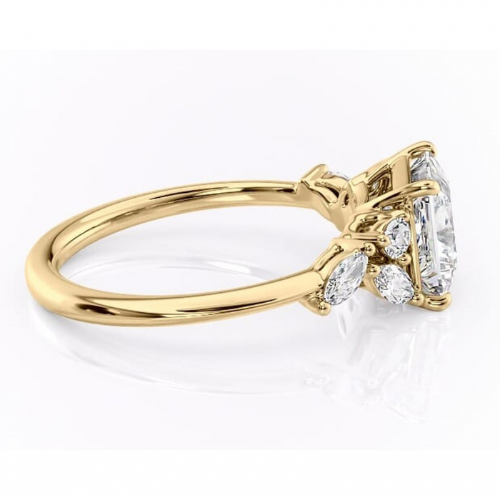 Inel de logodnă Emmeline din aur Galben 14kt cu moissanite tăietură princess – Pietre laterale rafinată pentru profil mediu | Personalizează și configurează gratuit online [2]