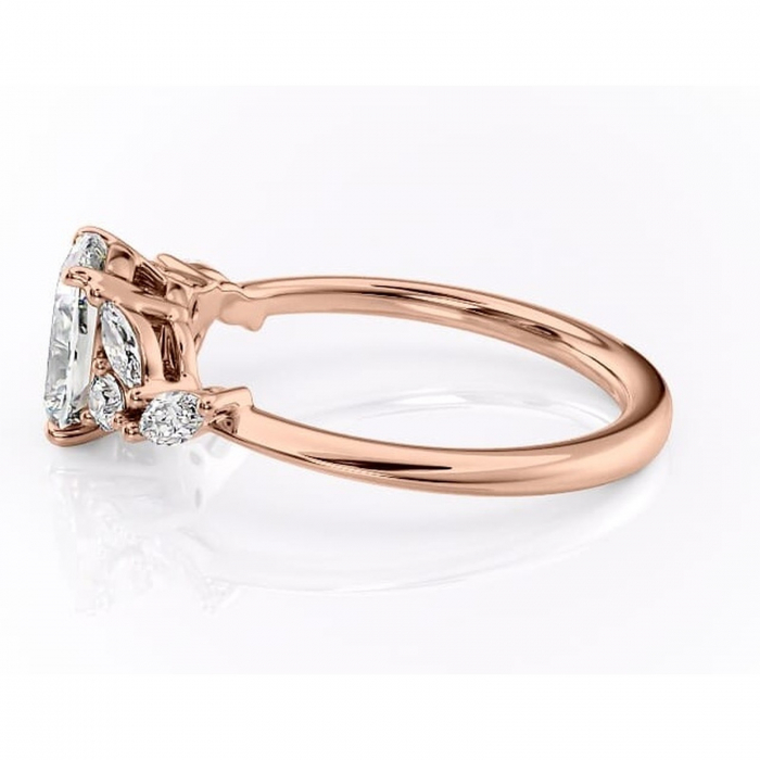 Inel de logodnă Emmeline din aur Rose 14kt cu moissanite tăietură asscher – Pietre laterale rafinată pentru profil mediu | Personalizează și configurează gratuit online [6]