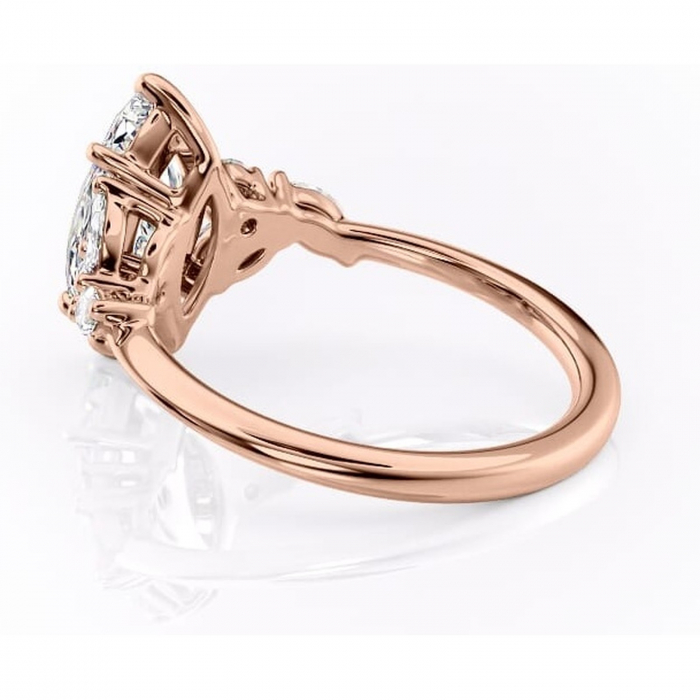 Inel de logodnă Emmeline din aur Rose 18kt cu moissanite tăietură marquise – Pietre laterale rafinată pentru profil mediu | Personalizează și configurează gratuit online [5]
