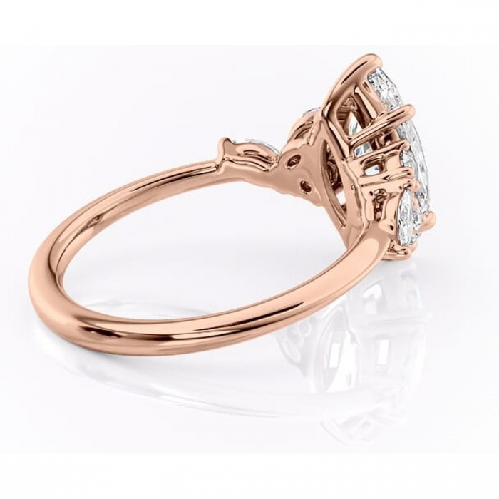 Inel de logodnă Emmeline din aur Rose 18kt cu moissanite tăietură marquise – Pietre laterale rafinată pentru profil mediu | Personalizează și configurează gratuit online [3]