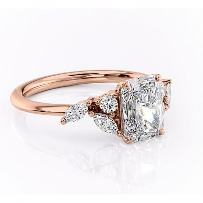 Inel de logodnă Emmeline din aur Rose 14kt cu moissanite tăietură radiantă – Pietre laterale rafinată pentru profil mediu | Personalizează și configurează gratuit online [1]