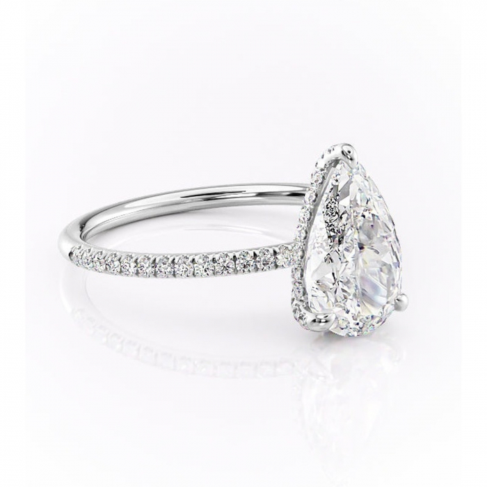 Inel de logodnă Estelle din aur Alb 18kt cu moissanite tăietură pară – Montură pavé rafinată pentru profil înalt | Personalizează și configurează gratuit online [1]