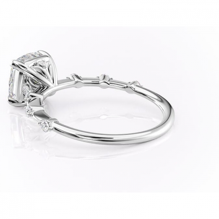 Inel de logodnă Evelina din aur Alb 14kt cu moissanite tăietură pernă – Solitar rafinată pentru profil mediu | Personalizează și configurează gratuit online [5]