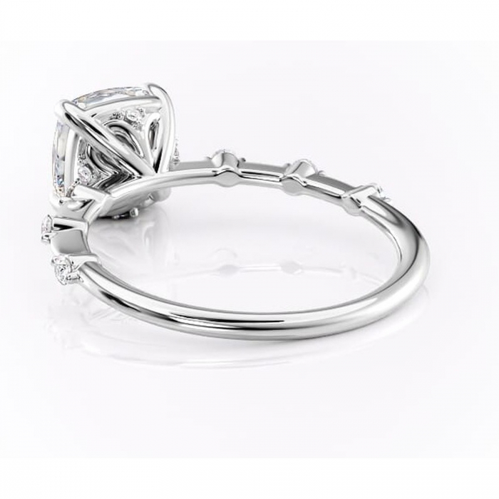 Inel de logodnă Evelina din aur Alb 14kt cu moissanite tăietură pernă – Solitar rafinată pentru profil mediu | Personalizează și configurează gratuit online [4]