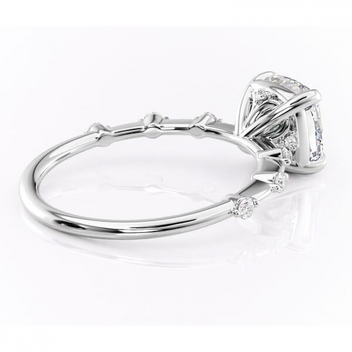 Inel de logodnă Evelina din aur Alb 14kt cu moissanite tăietură pernă – Solitar rafinată pentru profil mediu | Personalizează și configurează gratuit online [3]