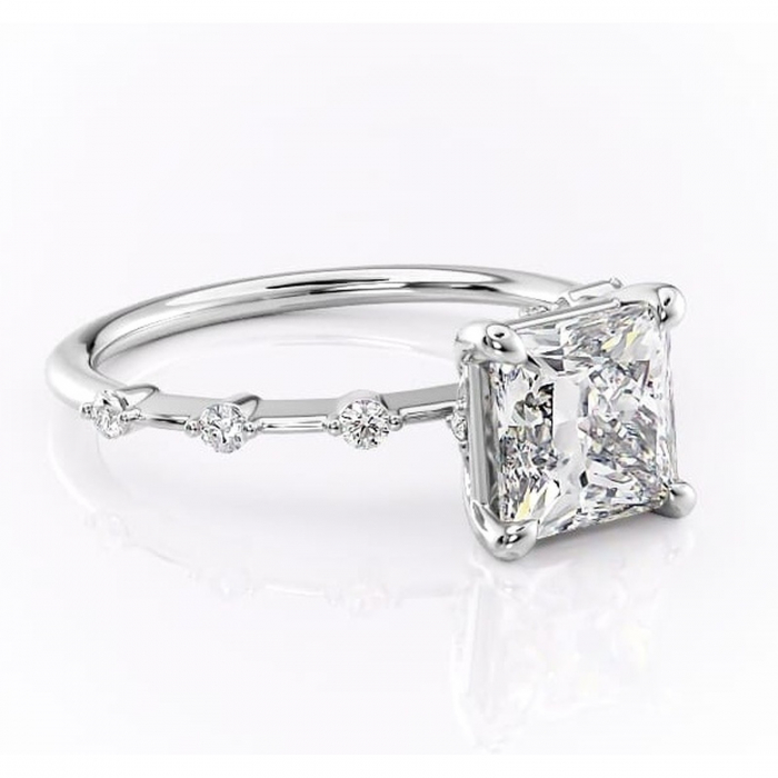 Inel de logodnă Evelina din aur Alb 14kt cu moissanite tăietură princess – Solitar rafinată pentru profil mediu | Personalizează și configurează gratuit online [1]