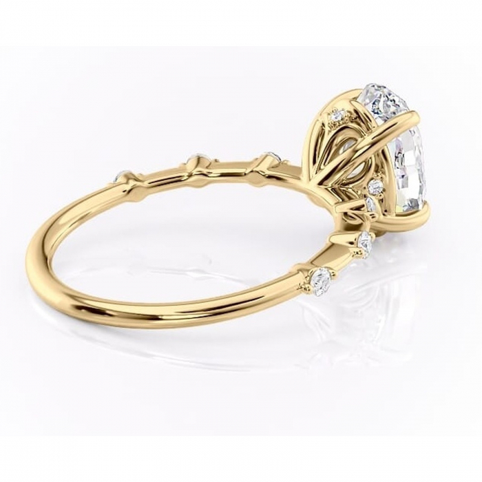 Inel de logodnă Evelina din aur Galben 14kt cu moissanite tăietură ovală – Solitar rafinată pentru profil mediu | Personalizează și configurează gratuit online [3]