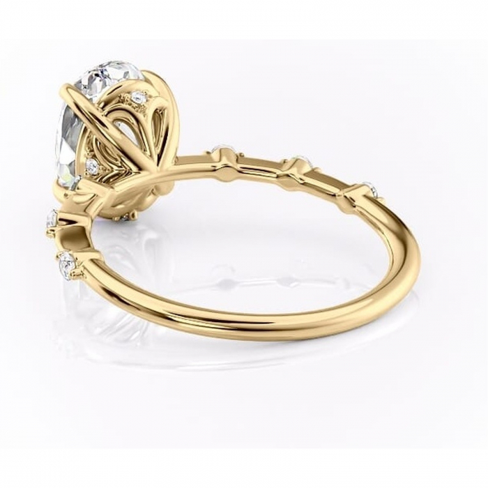 Inel de logodnă Evelina din aur Galben 14kt cu moissanite tăietură ovală – Solitar rafinată pentru profil mediu | Personalizează și configurează gratuit online [4]