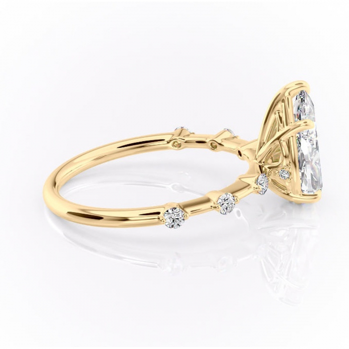 Inel de logodnă Evelina din aur Galben 18kt cu moissanite tăietură pară – Solitar rafinată pentru profil mediu | Personalizează și configurează gratuit online [2]