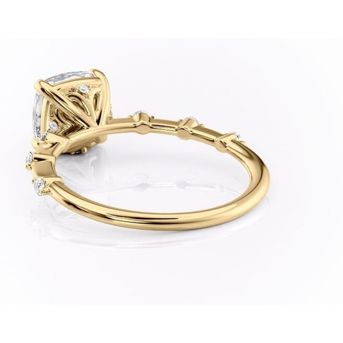 Inel de logodnă Evelina din aur Galben 14kt cu moissanite tăietură pernă – Solitar rafinată pentru profil mediu | Personalizează și configurează gratuit online [4]