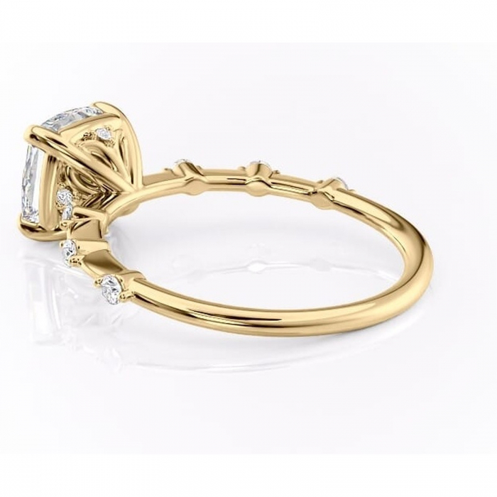 Inel de logodnă Evelina din aur Galben 14kt cu moissanite tăietură pernă – Solitar rafinată pentru profil mediu | Personalizează și configurează gratuit online [5]