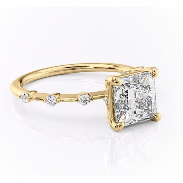 Inel de logodnă Evelina din aur Galben 18kt cu moissanite tăietură princess – Solitar rafinată pentru profil mediu | Personalizează și configurează gratuit online [1]