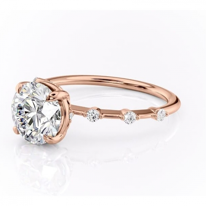 Inel de logodnă Evelina din aur Rose 14kt cu moissanite tăietură rotundă – Solitar rafinată pentru profil mediu | Personalizează și configurează gratuit online [7]