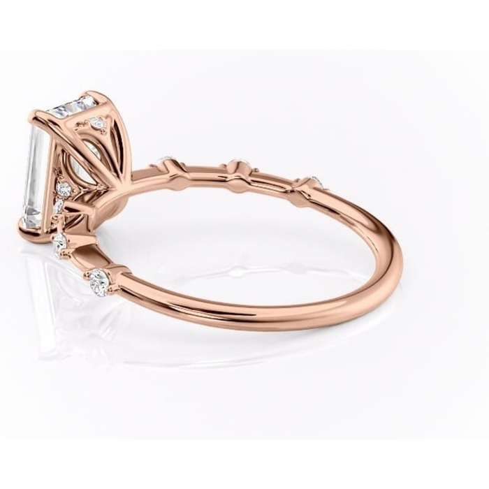 Inel de logodnă Evelina din aur Rose 18kt cu moissanite tăietură smarald – Solitar rafinată pentru profil mediu | Personalizează și configurează gratuit online [5]