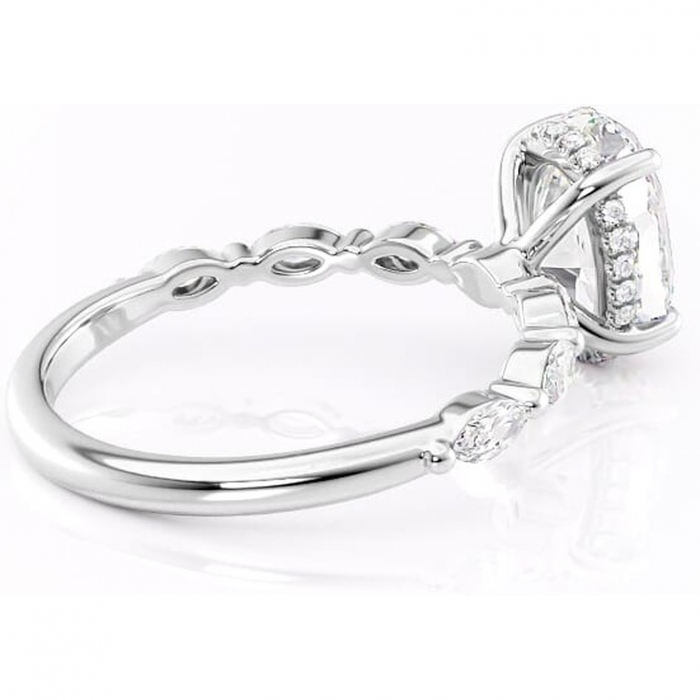 Inel de logodnă Everly din aur Alb 14kt cu moissanite tăietură ovală – Pietre laterale rafinată pentru profil înalt | Personalizează și configurează gratuit online [3]