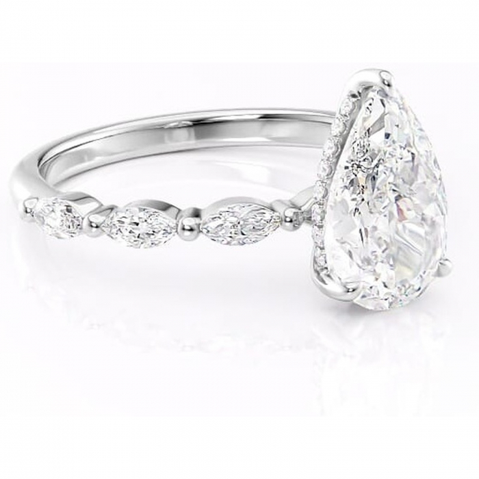 Inel de logodnă Everly din aur Alb 14kt cu moissanite tăietură pară – Pietre laterale rafinată pentru profil înalt | Personalizează și configurează gratuit online [1]