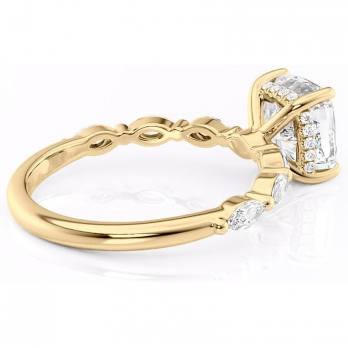 Inel de logodnă Everly din aur Galben 14kt cu moissanite tăietură pernă – Pietre laterale rafinată pentru profil înalt | Personalizează și configurează gratuit online [3]