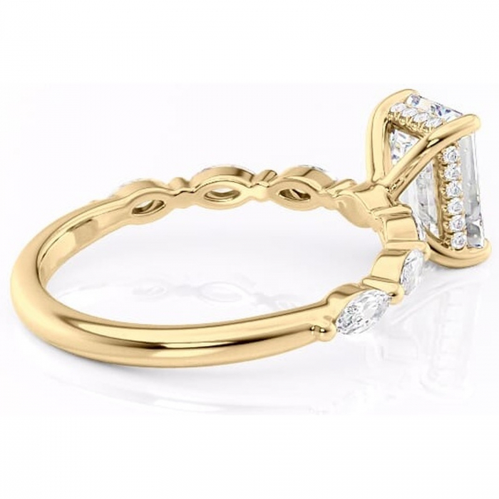 Inel de logodnă Everly din aur Galben 14kt cu moissanite tăietură smarald – Pietre laterale rafinată pentru profil înalt | Personalizează și configurează gratuit online [3]