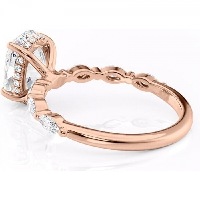 Inel de logodnă Everly din aur Rose 14kt cu moissanite tăietură ovală – Pietre laterale rafinată pentru profil înalt | Personalizează și configurează gratuit online [5]